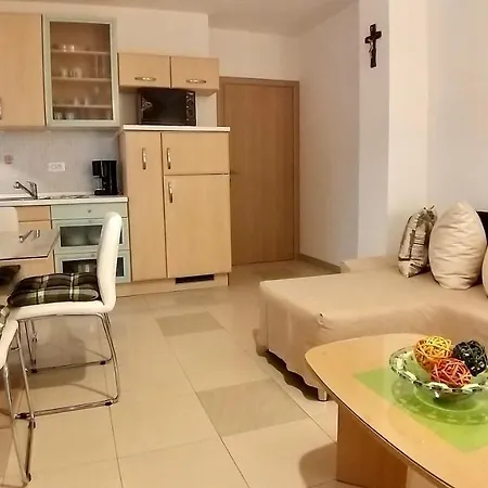 Poola פאז'אנה