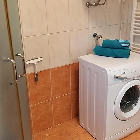 וילה Poola